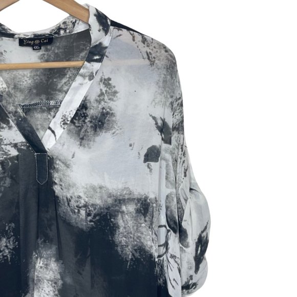 YING @ CAI | Black & White Mono Tie Dye Sheer VNeck Lightweight Blouse | Size 4X - Picture 2 of 10